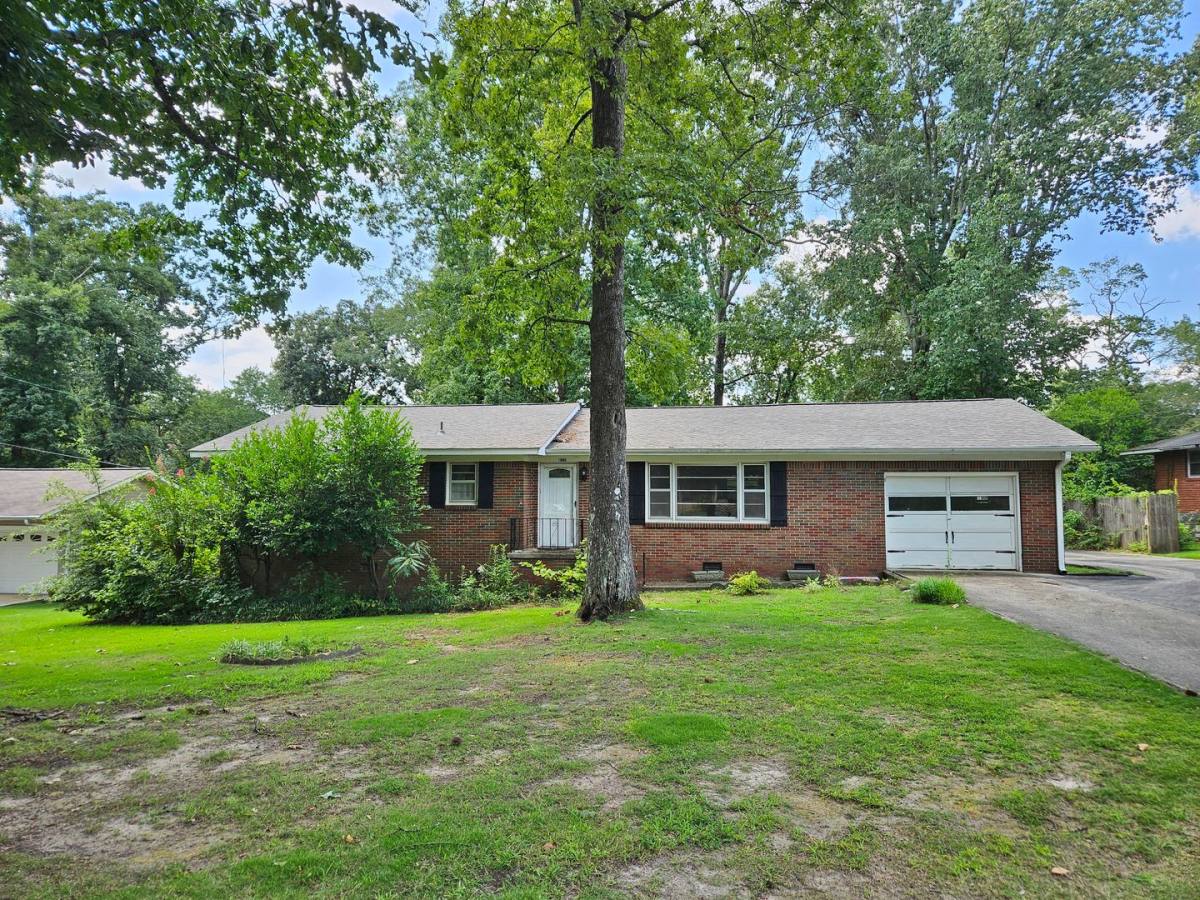 House for rent at 1640 Edgewood St NW, Cullman, AL 35055