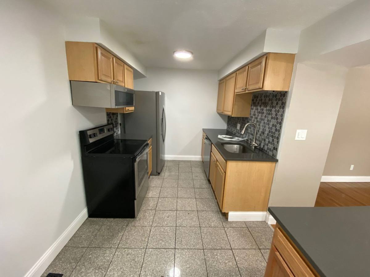 Apartment for rent at 1702-1712 N 4th St, Columbus, OH 43201