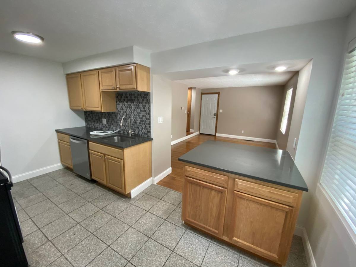 Apartment for rent at 1702-1712 N 4th St, Columbus, OH 43201