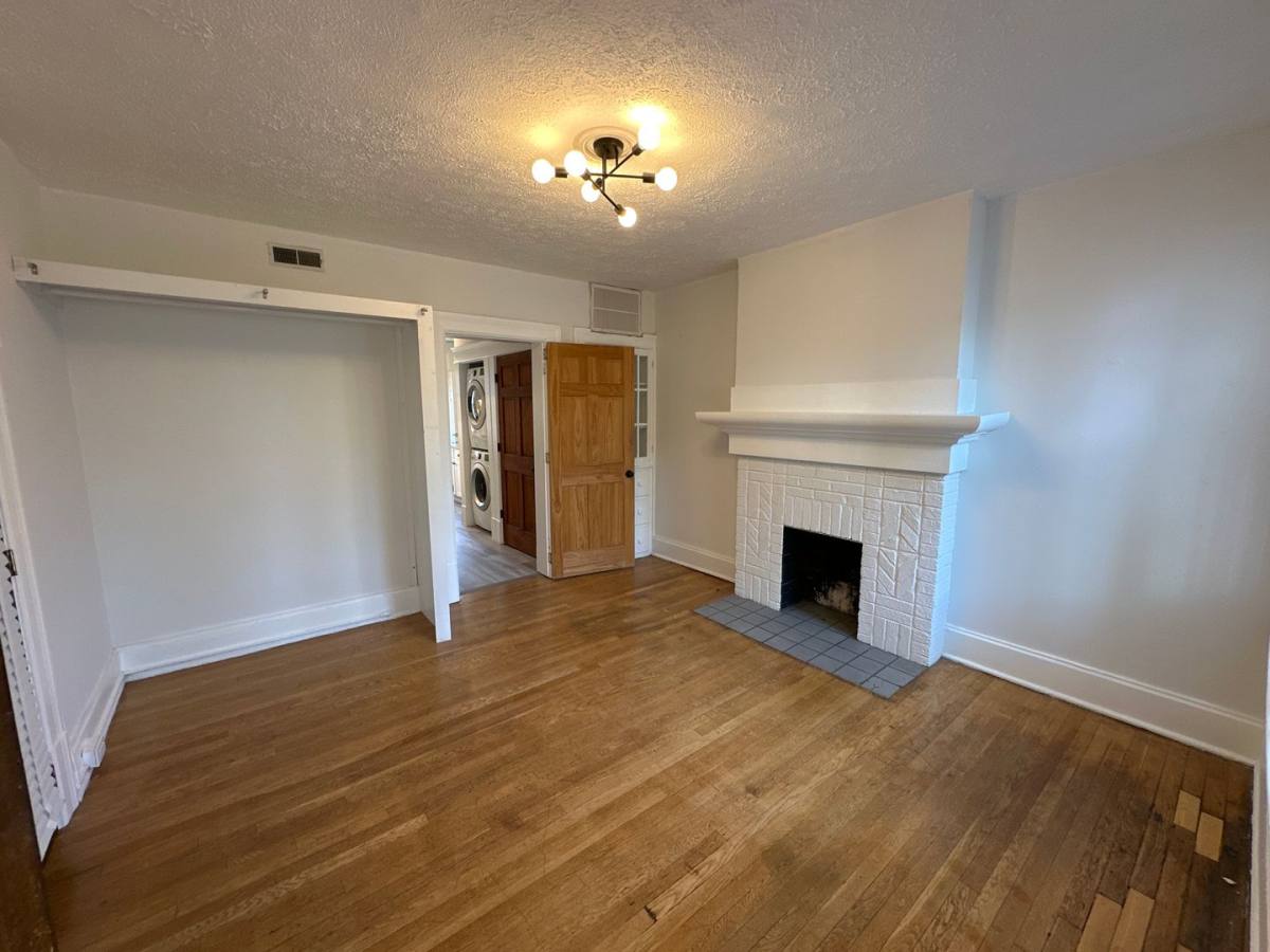 Apartment for rent at 4-16 E Norwich Ave, Columbus, OH 43201