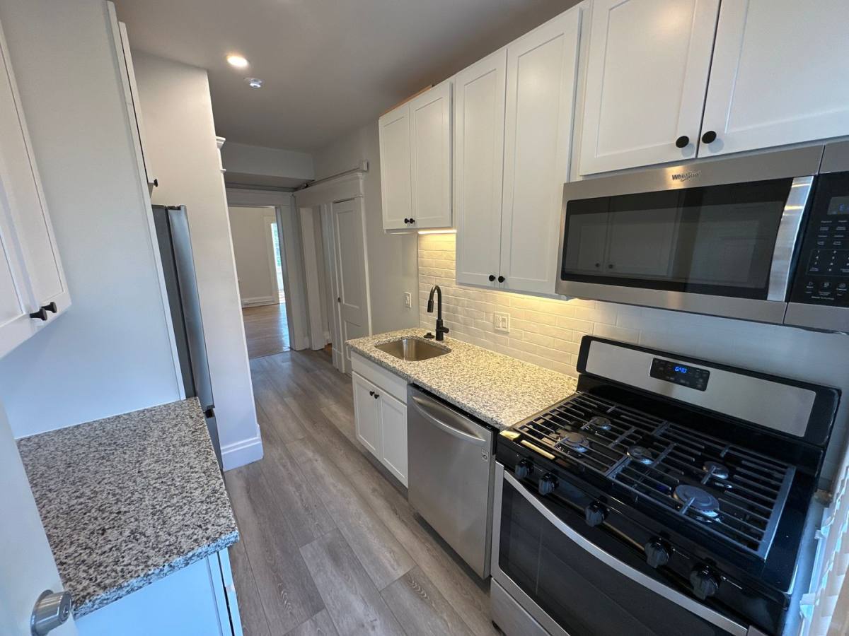 Apartment for rent at 4-16 E Norwich Ave, Columbus, OH 43201