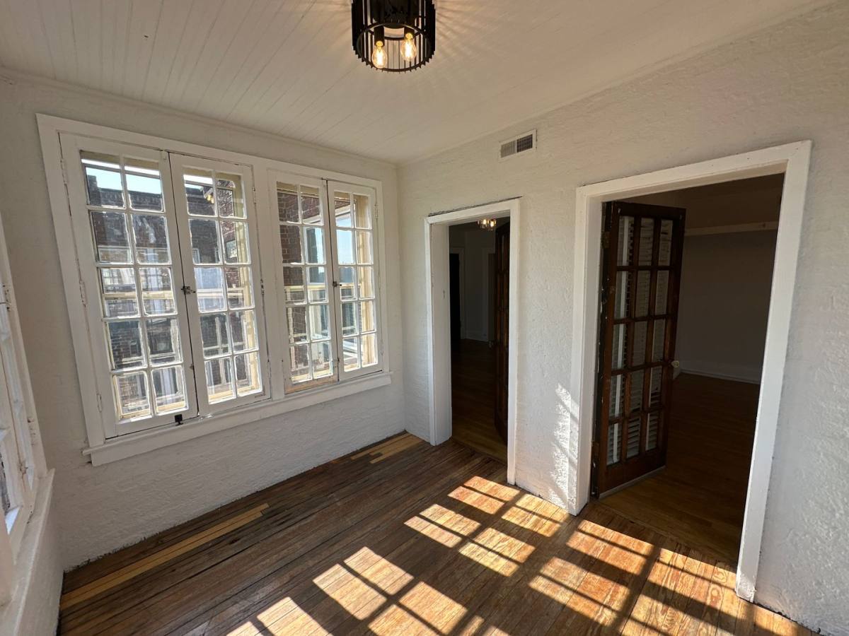 Apartment for rent at 4-16 E Norwich Ave, Columbus, OH 43201