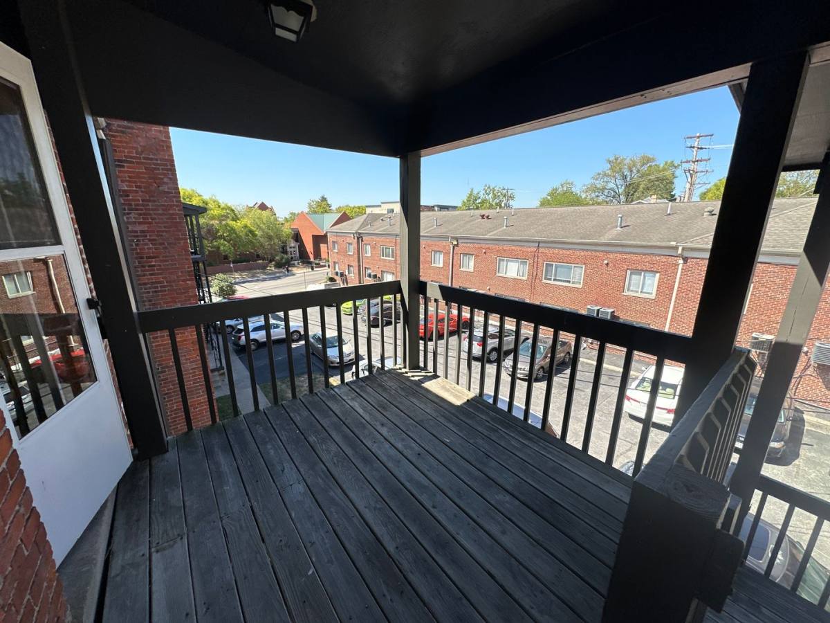 Apartment for rent at 4-16 E Norwich Ave, Columbus, OH 43201