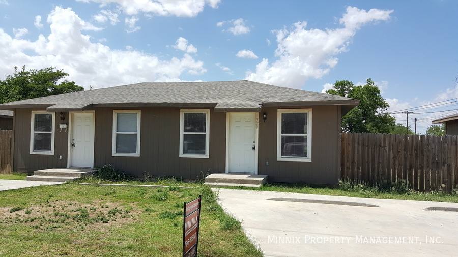 House for rent at 310 E Lynn St, Slaton, TX 79364