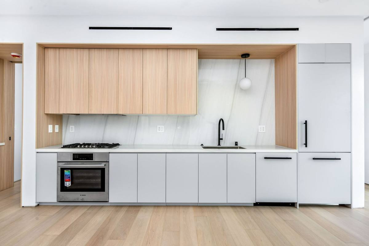 Apartment for rent at 1136 N La Cienega Blvd, West Hollywood, CA 90069