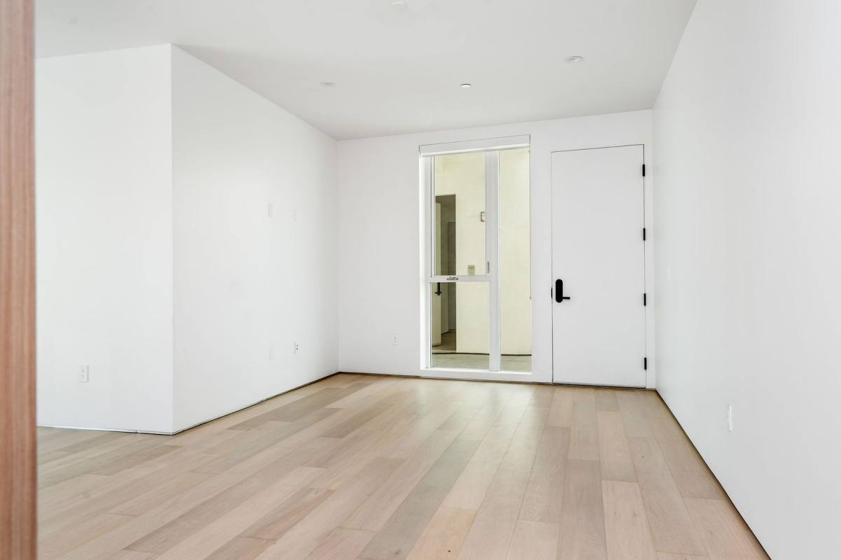 Apartment for rent at 1136 N La Cienega Blvd, West Hollywood, CA 90069