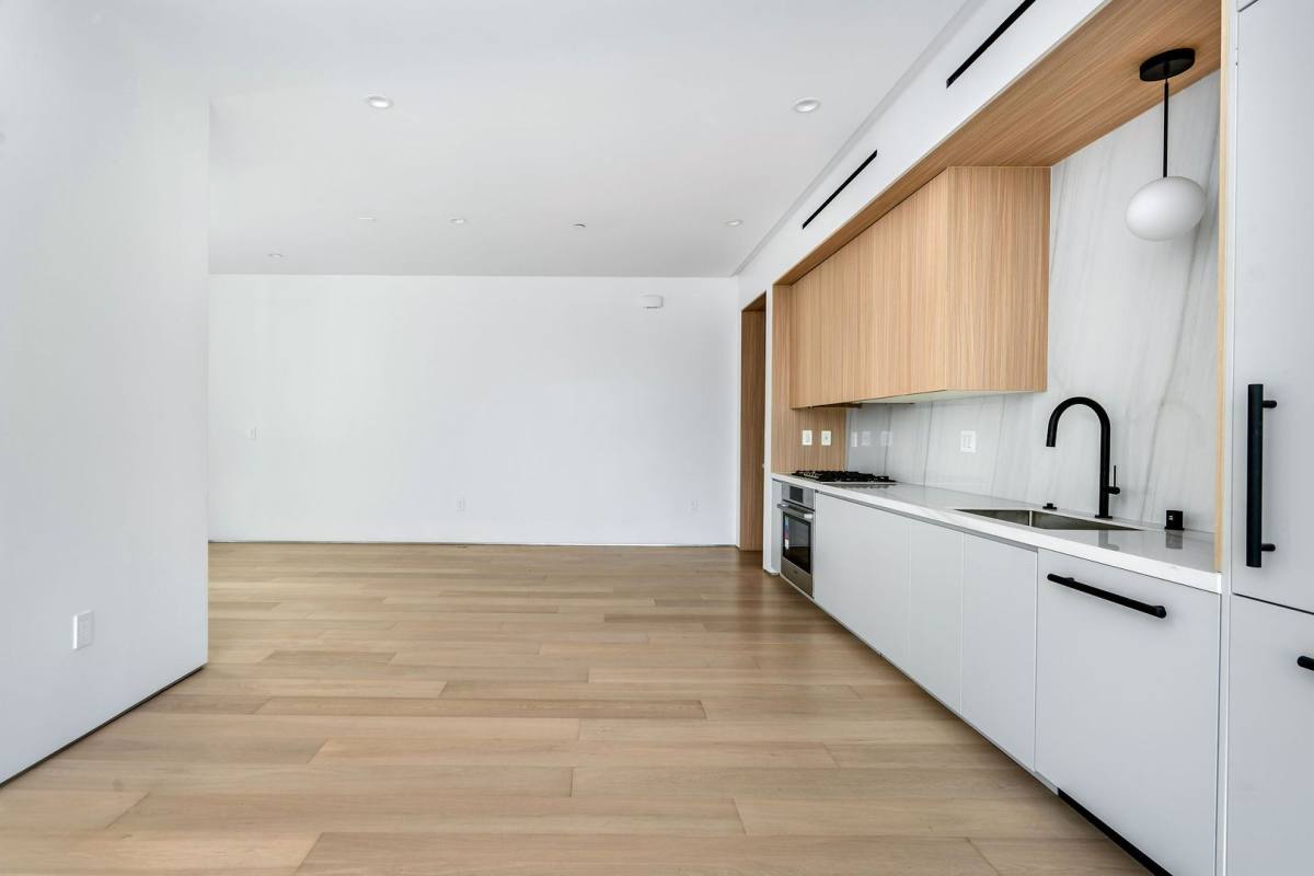 Apartment for rent at 1136 N La Cienega Blvd, West Hollywood, CA 90069