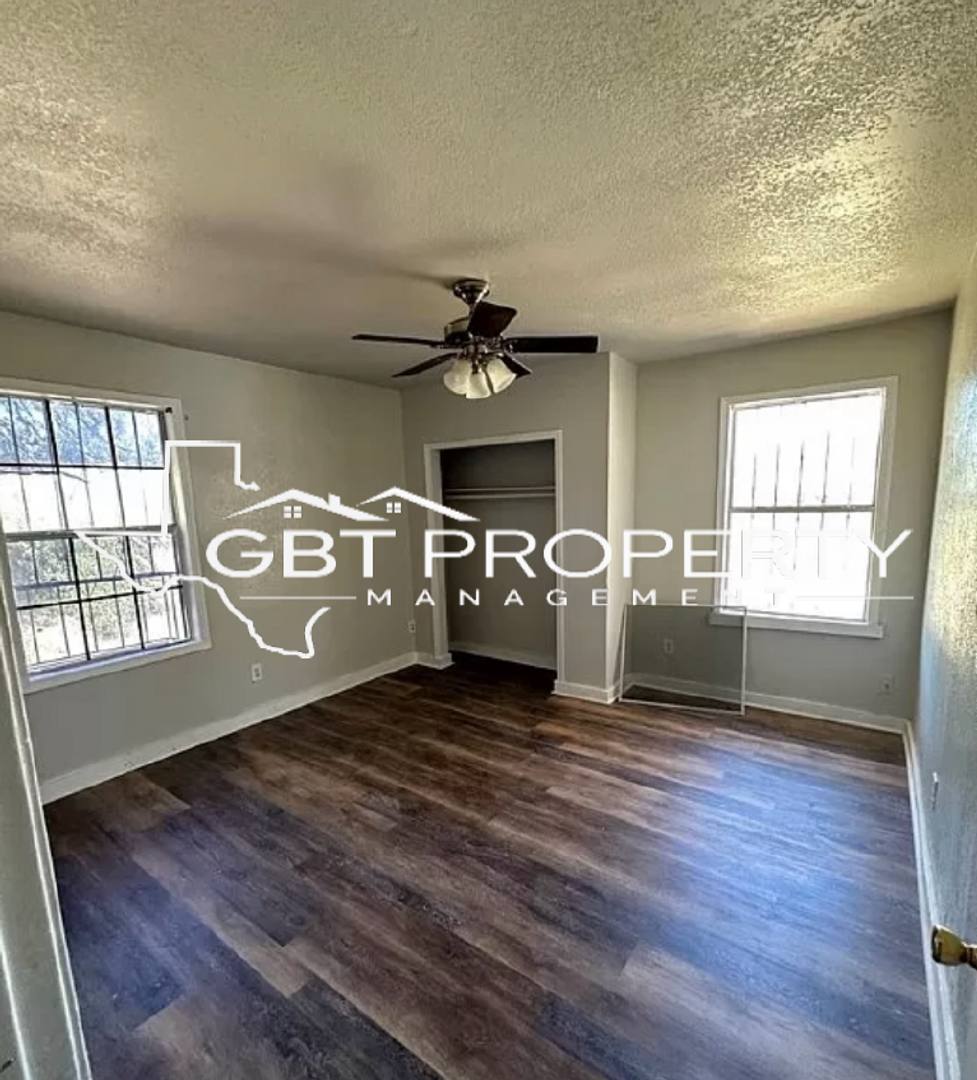 House for rent at 10765 Tx-16, Poteet, Fredericksburg, TX 78624