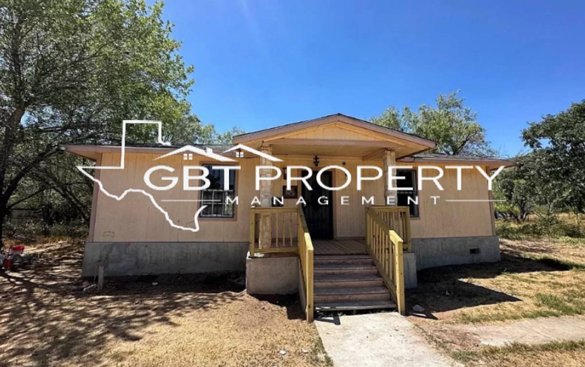 House for rent at 10765 Tx-16, Poteet, Fredericksburg, TX 78624
