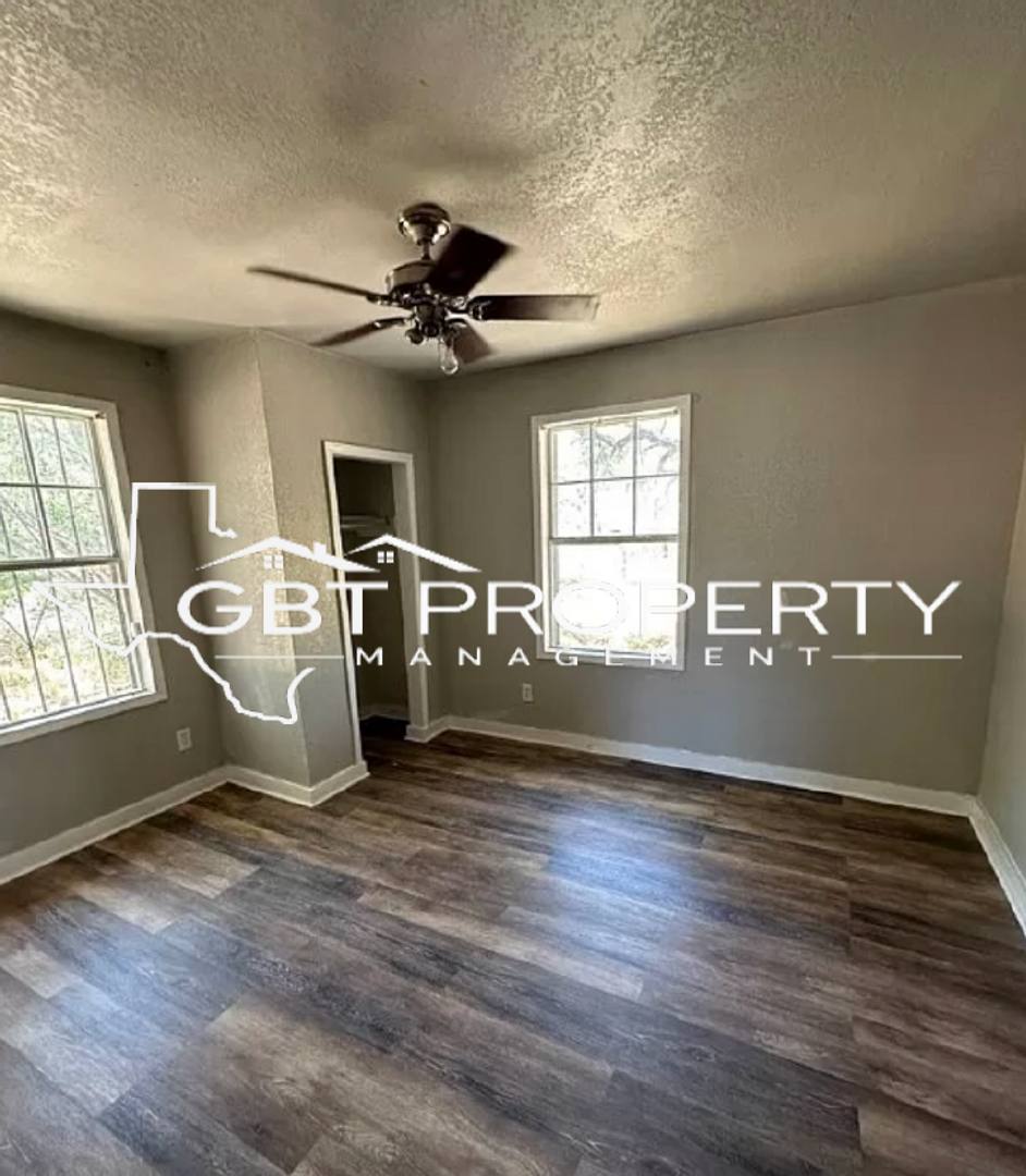 House for rent at 10765 Tx-16, Poteet, Fredericksburg, TX 78624
