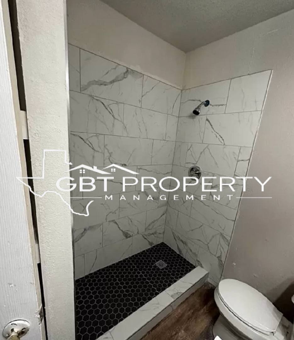 House for rent at 10765 Tx-16, Poteet, Fredericksburg, TX 78624