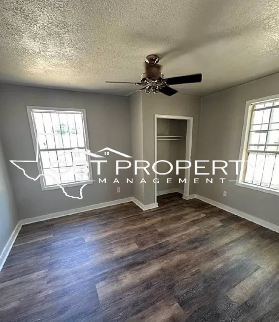 House for rent at 10765 Tx-16, Poteet, Fredericksburg, TX 78624