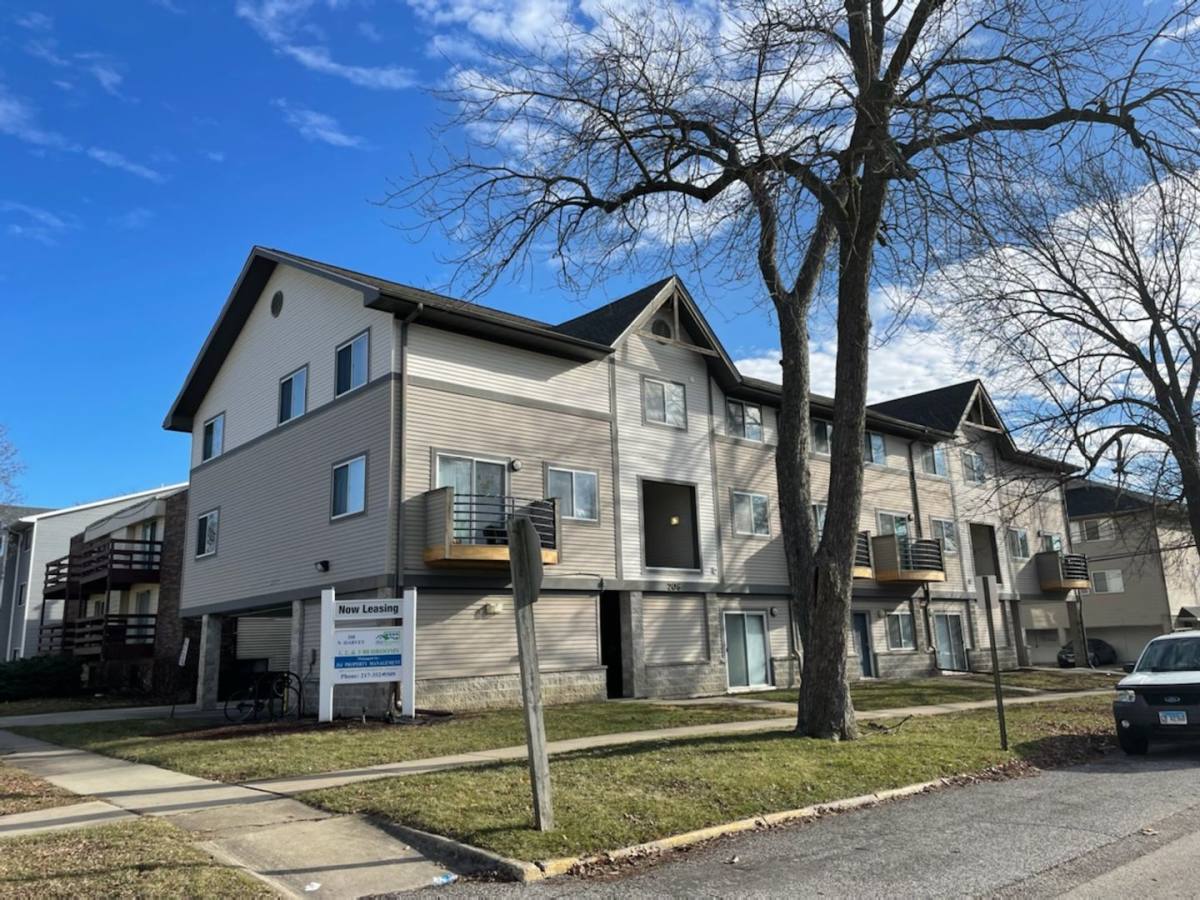 Townhouse for rent at 208 N Harvey St, Urbana, IL 61801