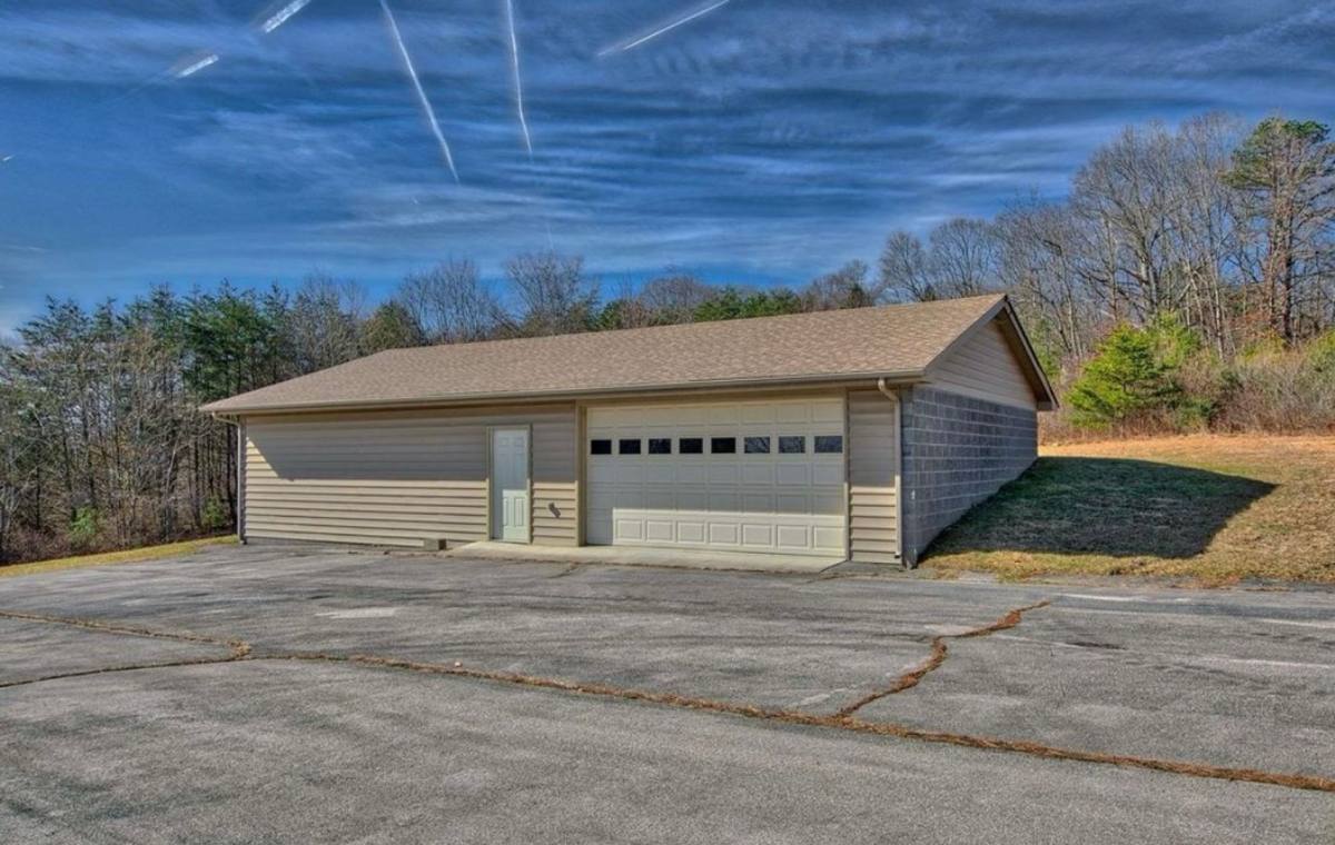 Apartment for rent at 3089 Pandapas Pond Rd, Blacksburg, VA 24060