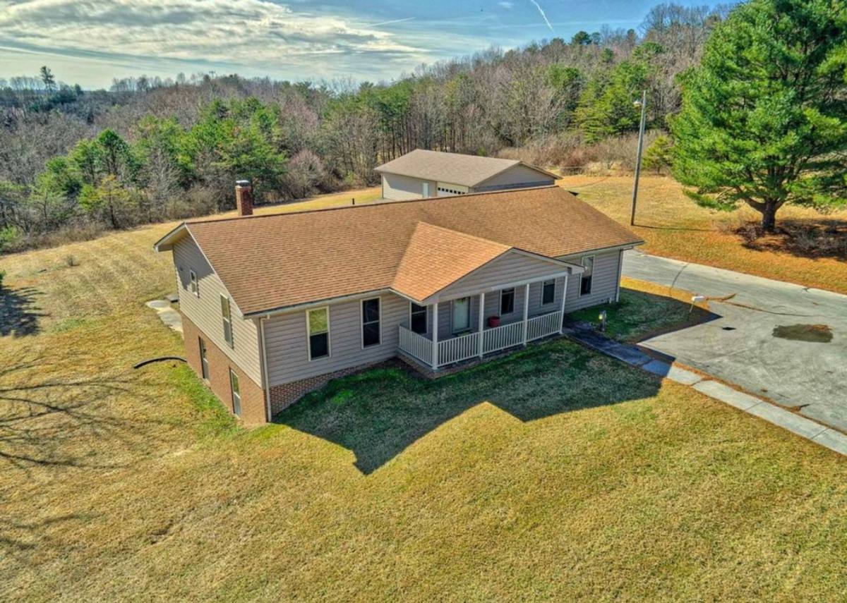 Apartment for rent at 3089 Pandapas Pond Rd, Blacksburg, VA 24060