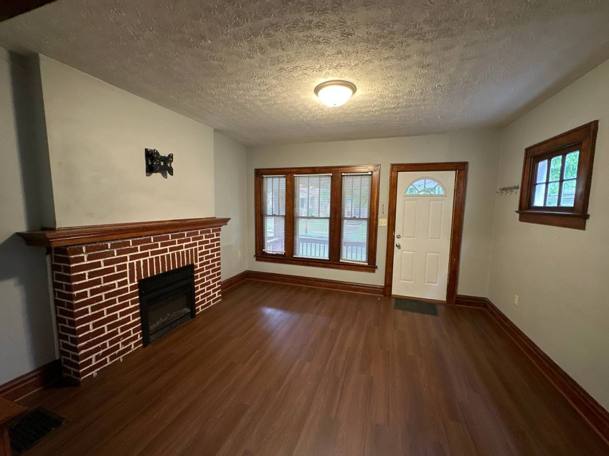 Apartment for rent at 178 E Tompkins Ave, Columbus, OH 43202