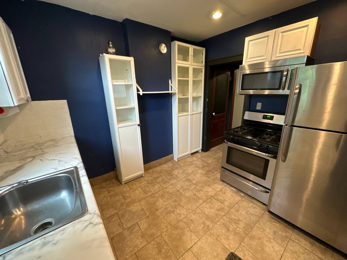 Apartment for rent at 178 E Tompkins Ave, Columbus, OH 43202