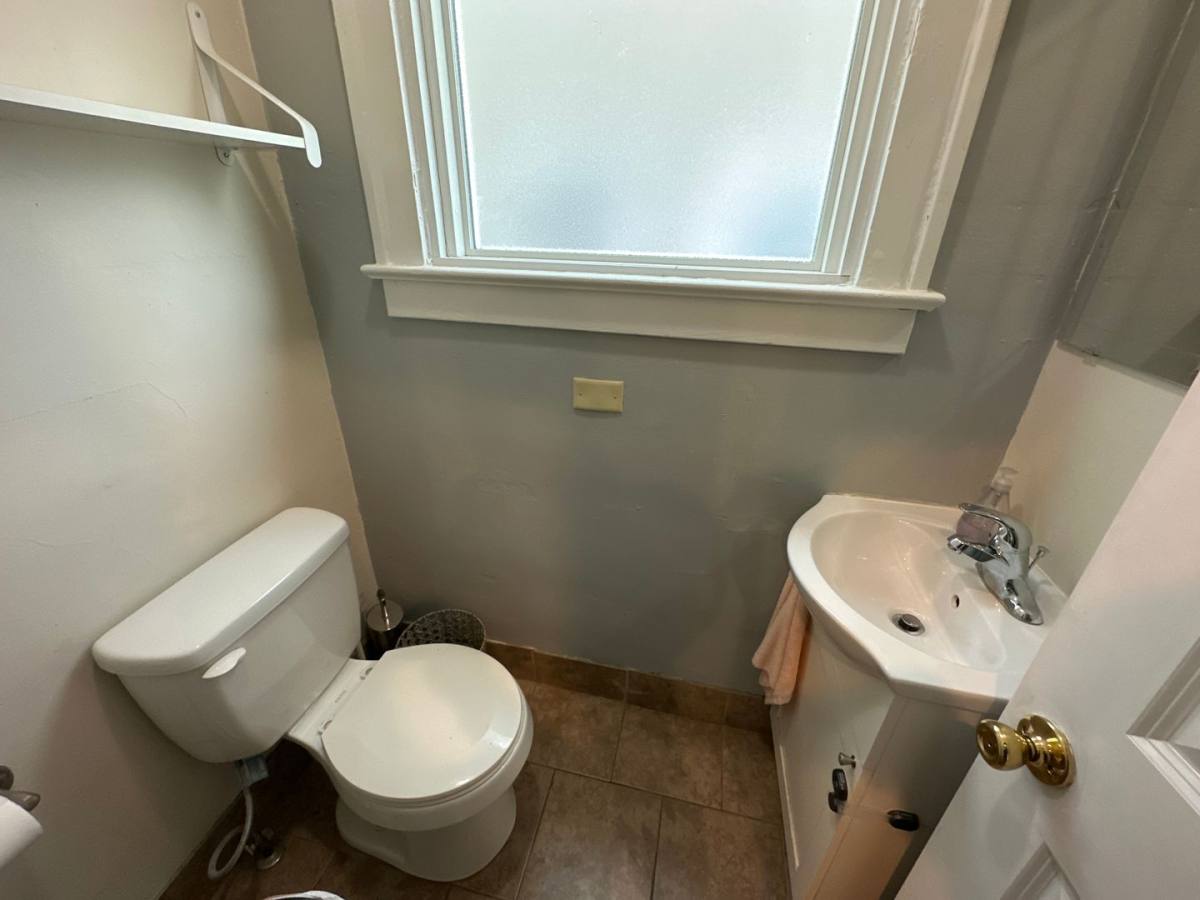 Apartment for rent at 178 E Tompkins Ave, Columbus, OH 43202