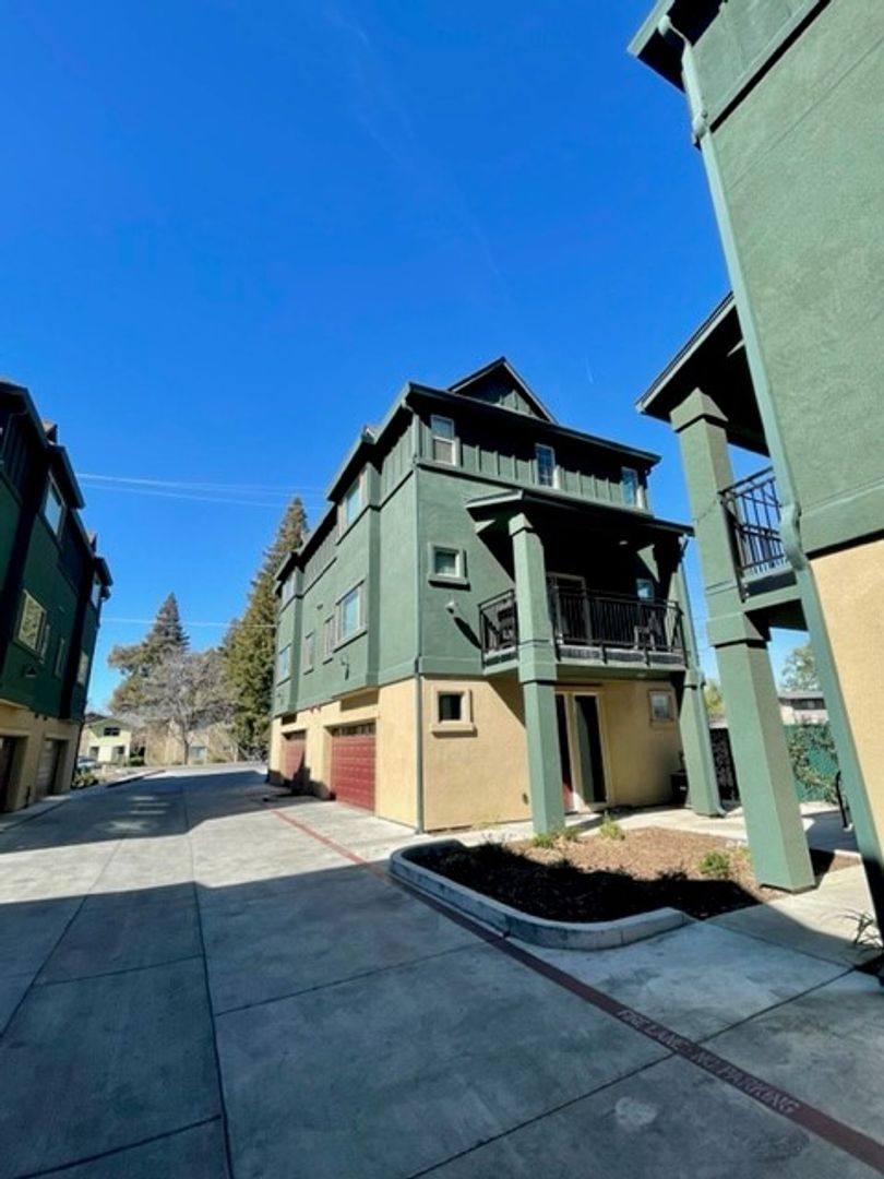 Apartment for rent at 917 W Sacramento Ave, Chico, CA 95926