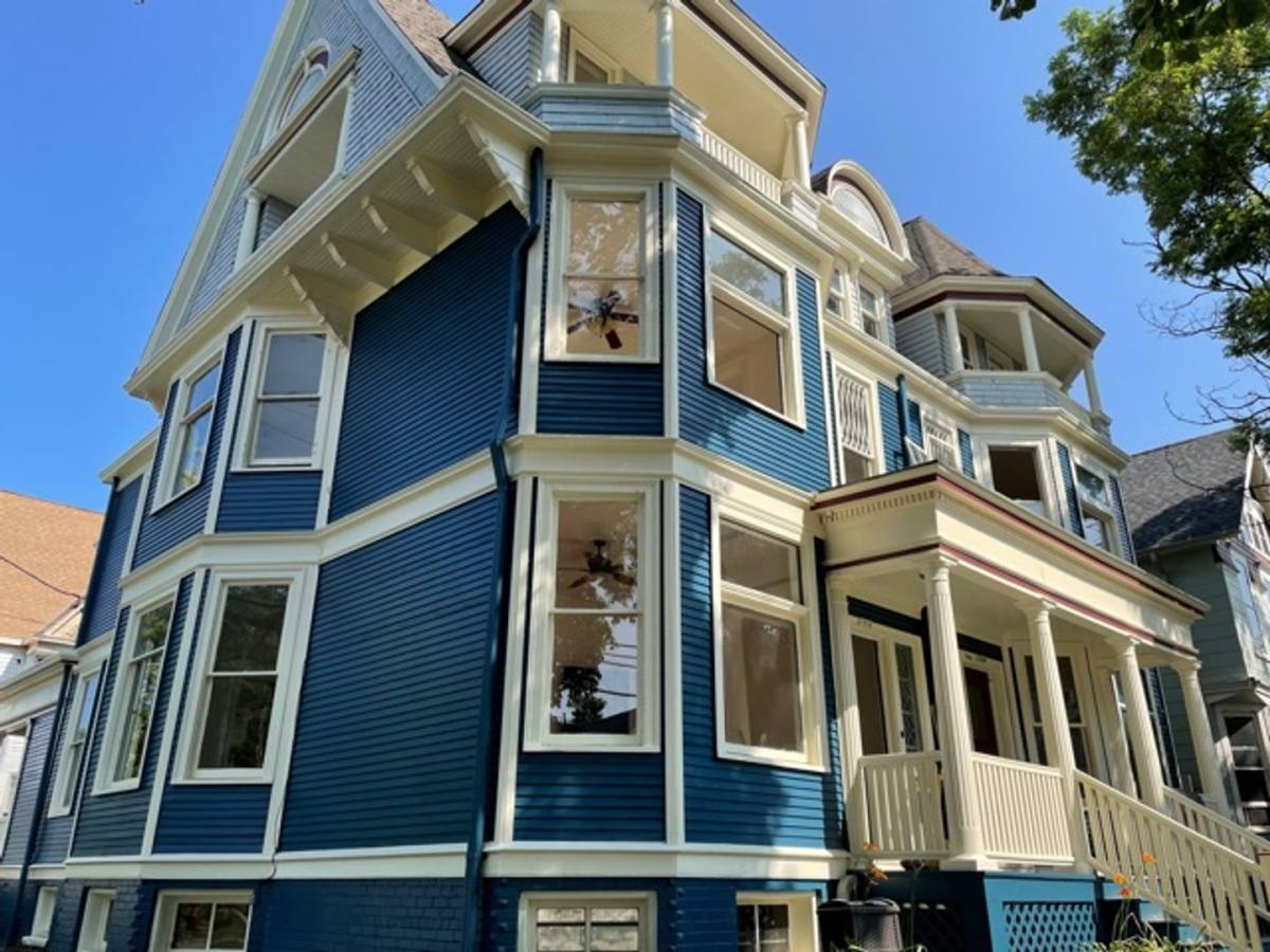 Townhouse for rent at 1948 N 2nd St, Milwaukee, WI 53212