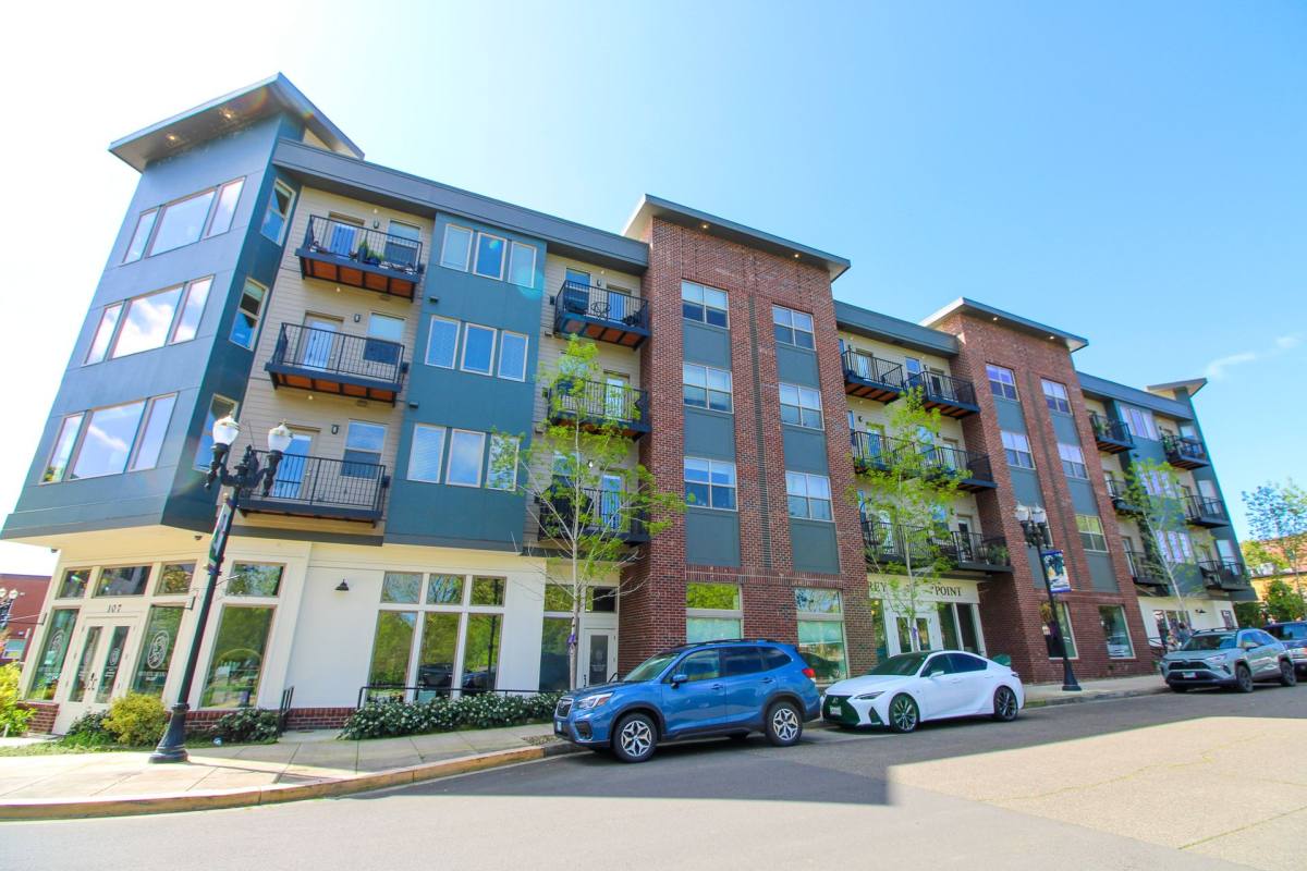 Apartment for rent at 75 C St, Independence, OR 97351