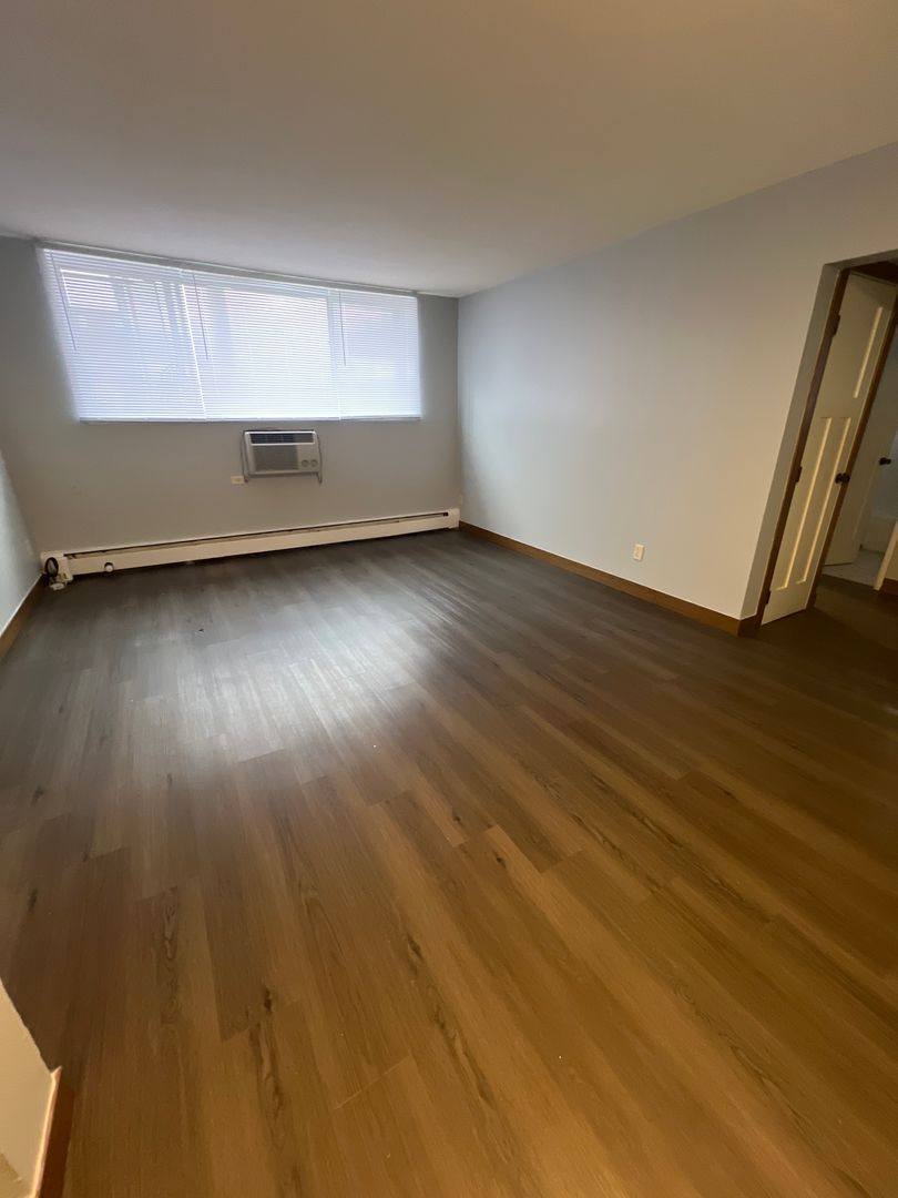 Apartment for rent at 461 Maryland Ave W, St. Paul, MN 55117