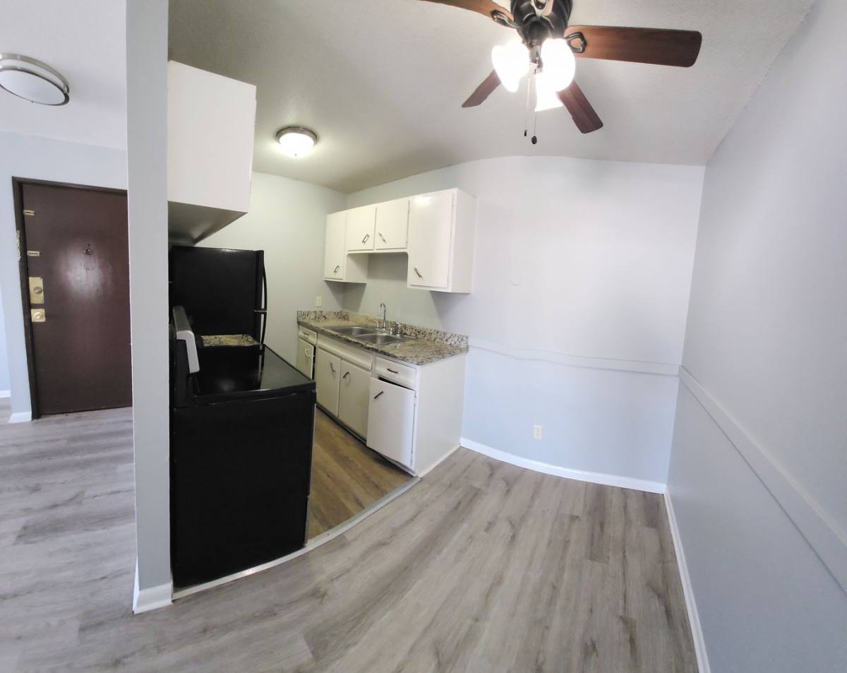 Apartment for rent at 461 Maryland Ave W, Saint Paul, MN 55117