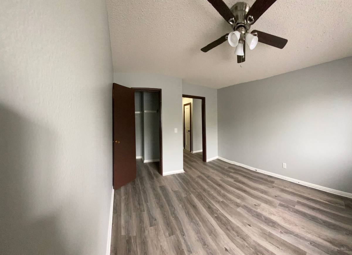Apartment for rent at 467 Maryland Ave W, Saint Paul, MN 55117