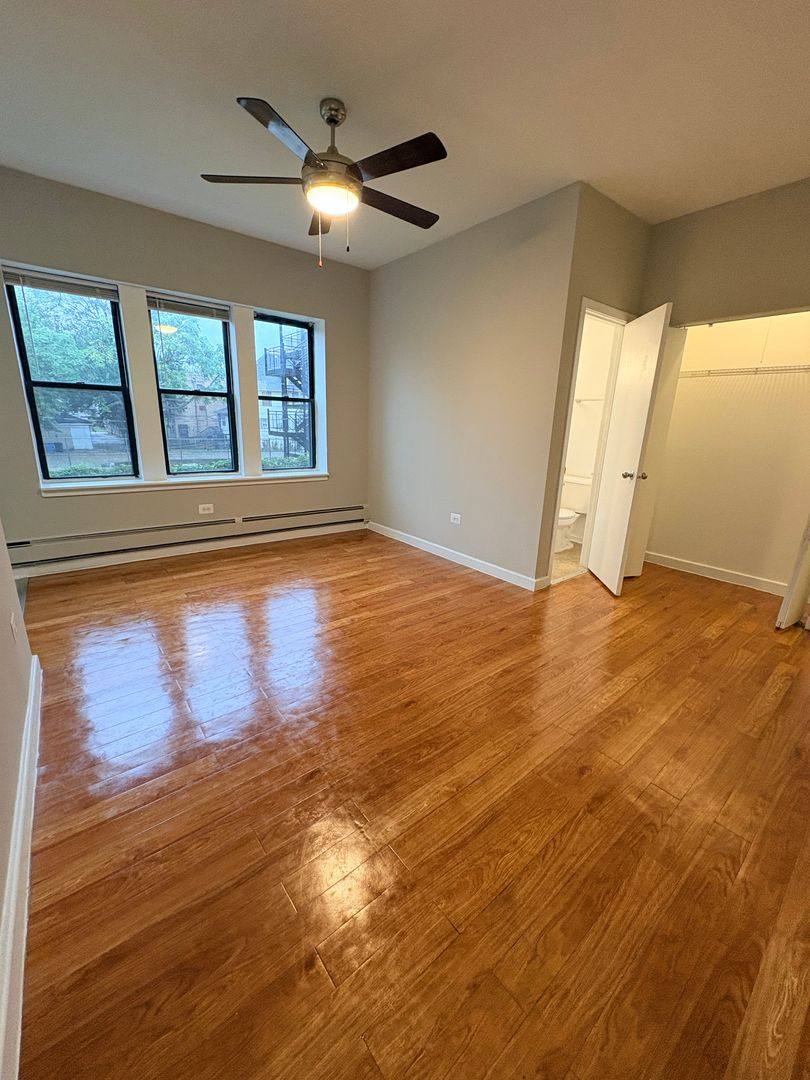 Apartment for rent at 542 N Pine Ave, Chicago, IL 60644