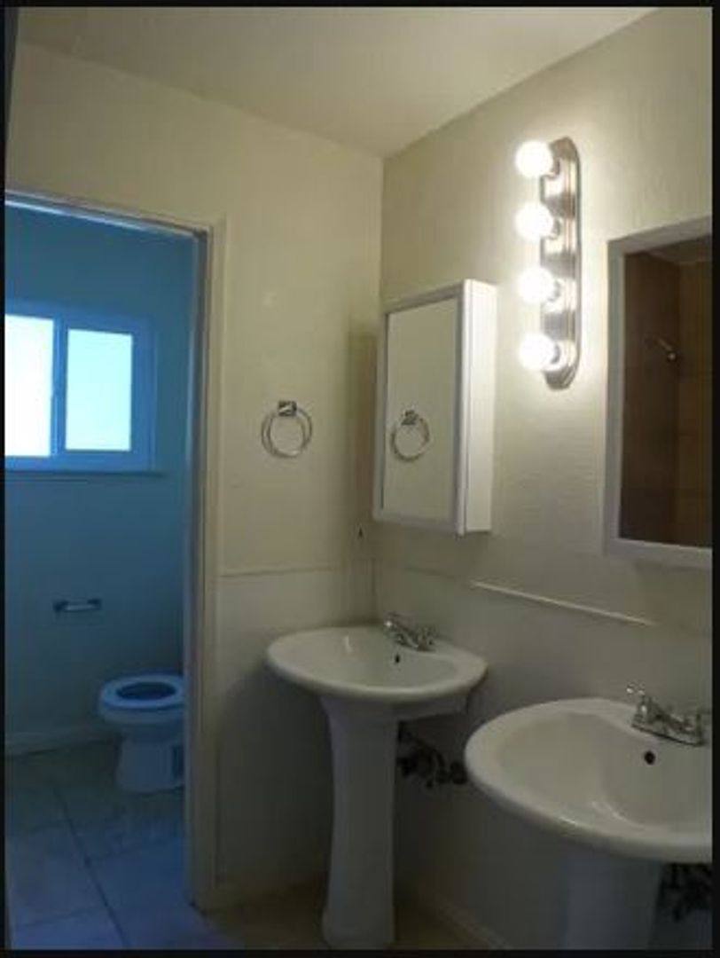 Apartment for rent at 818 W 1st St, Chico, CA 95928
