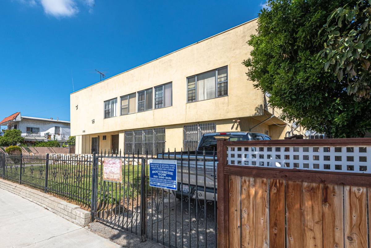 Apartment for rent at 1353 Rolland Curtis Place, Los Angeles, CA 90062