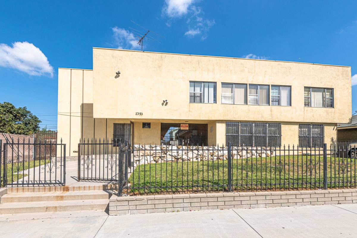 Apartment for rent at 1353 Rolland Curtis Place, Los Angeles, CA 90062