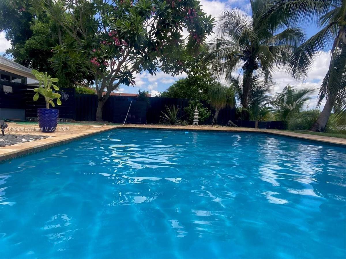 House for rent at 960 Bayberry Point Dr, Fort Lauderdale, FL 33324