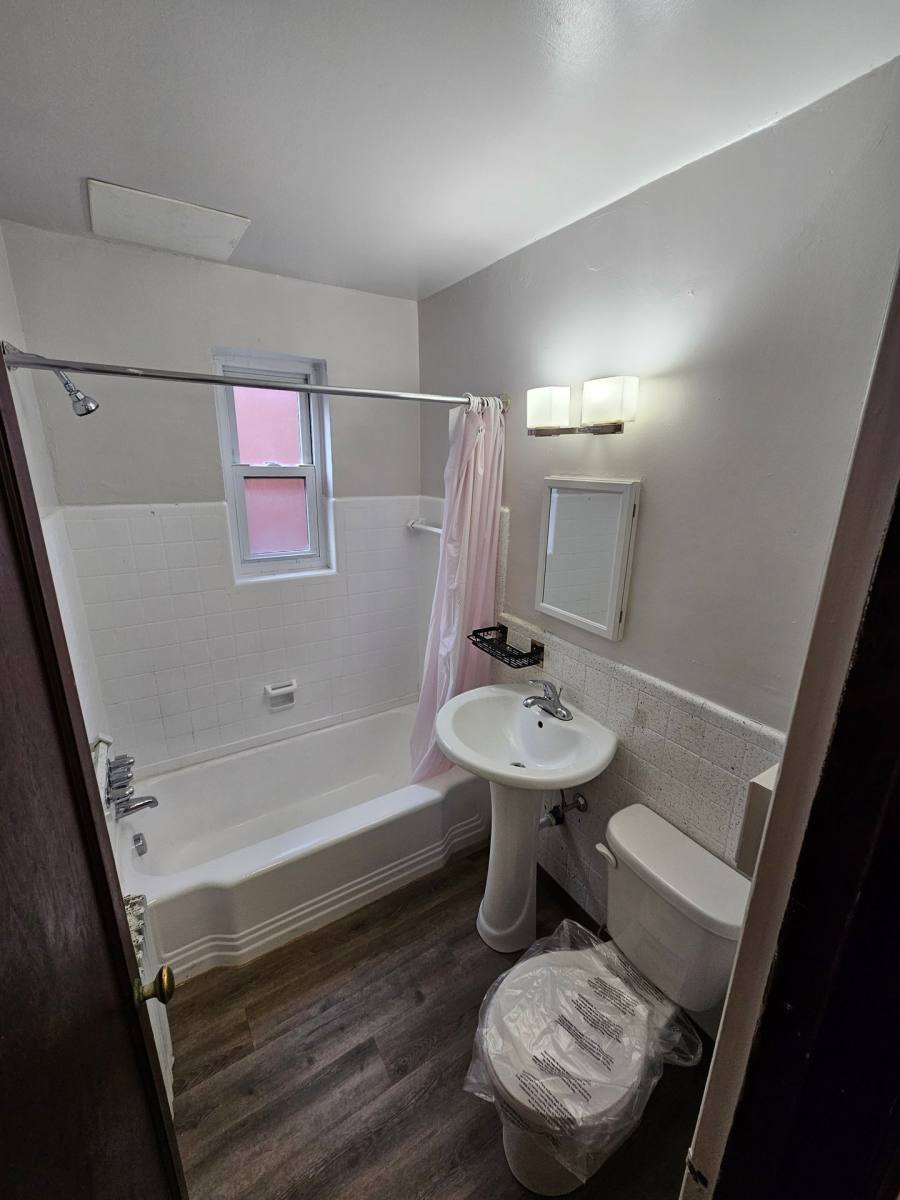 Apartment for rent at 319-323 Morewood Ave, Pittsburgh, PA 15213