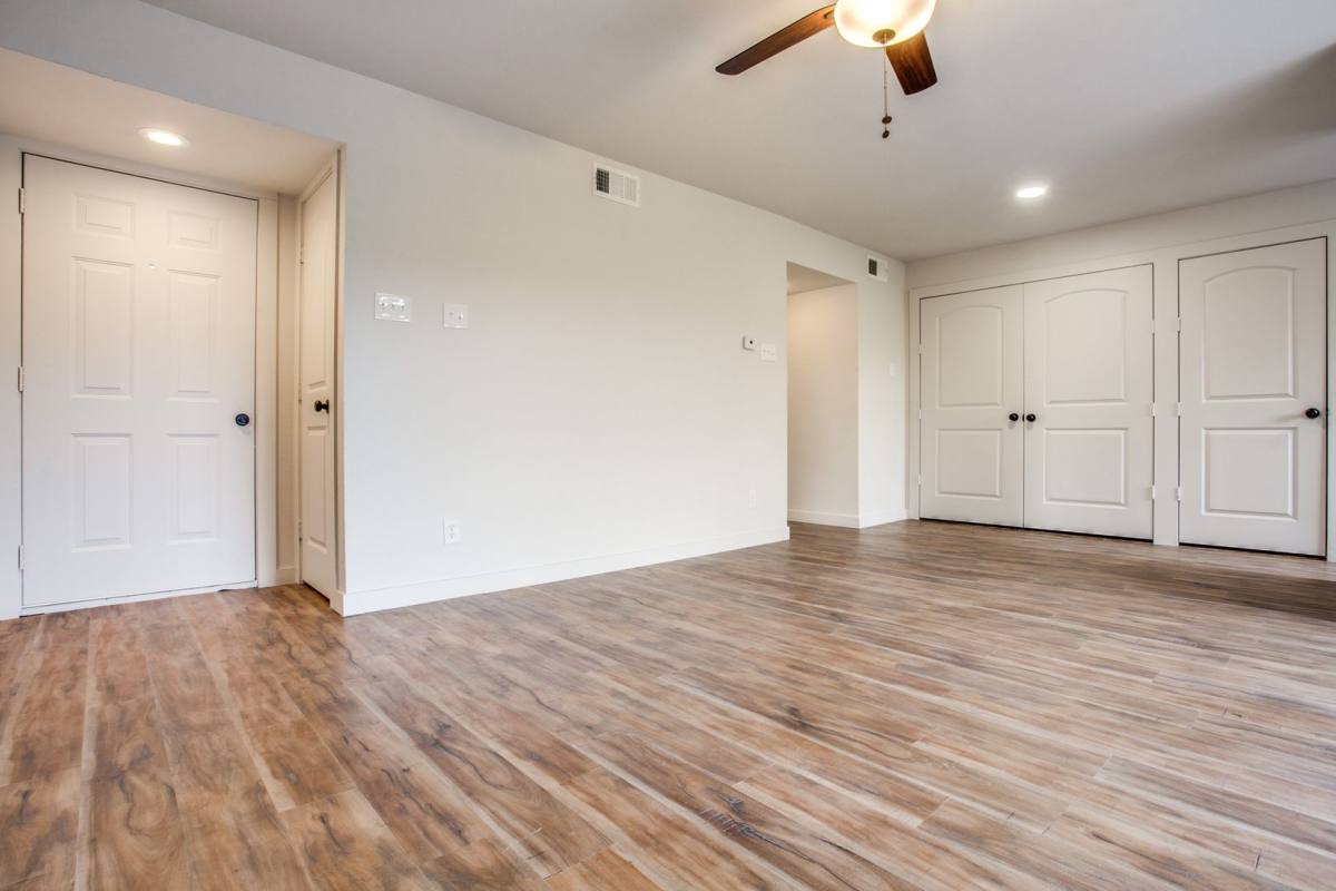Condo for rent at 9730 Whitehurst, Dallas, TX 75243