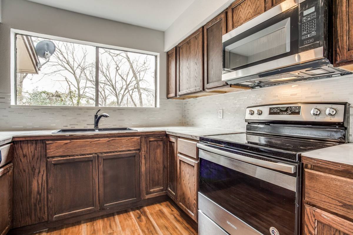 Condo for rent at 9730 Whitehurst, Dallas, TX 75243