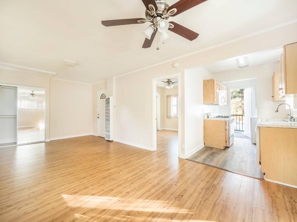 Apartment for rent at 1685-1697 N Summit Ave 109-137 E Penn St, Pasadena, CA 91103