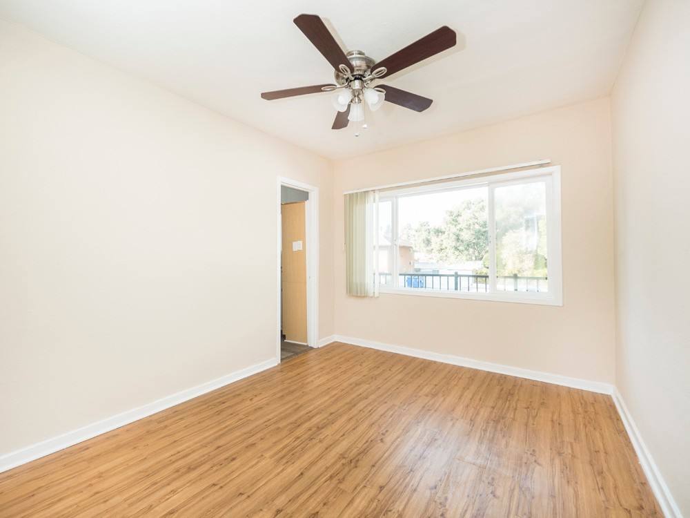 Apartment for rent at 1685-1697 N Summit Ave 109-137 E Penn St, Pasadena, CA 91103