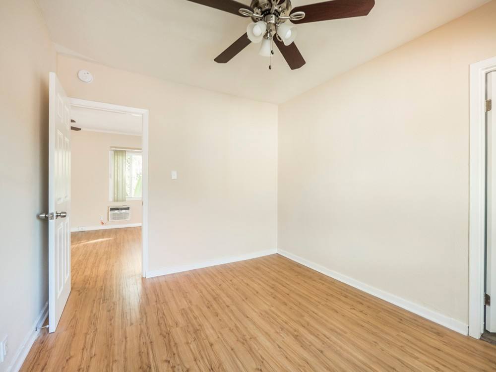 Apartment for rent at 1685-1697 N Summit Ave 109-137 E Penn St, Pasadena, CA 91103
