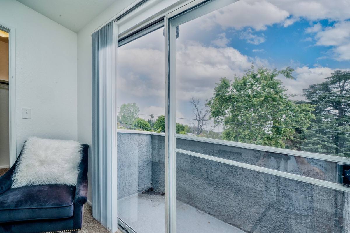 Apartment for rent at 15111 Burbank Blvd, Van Nuys, CA 91411