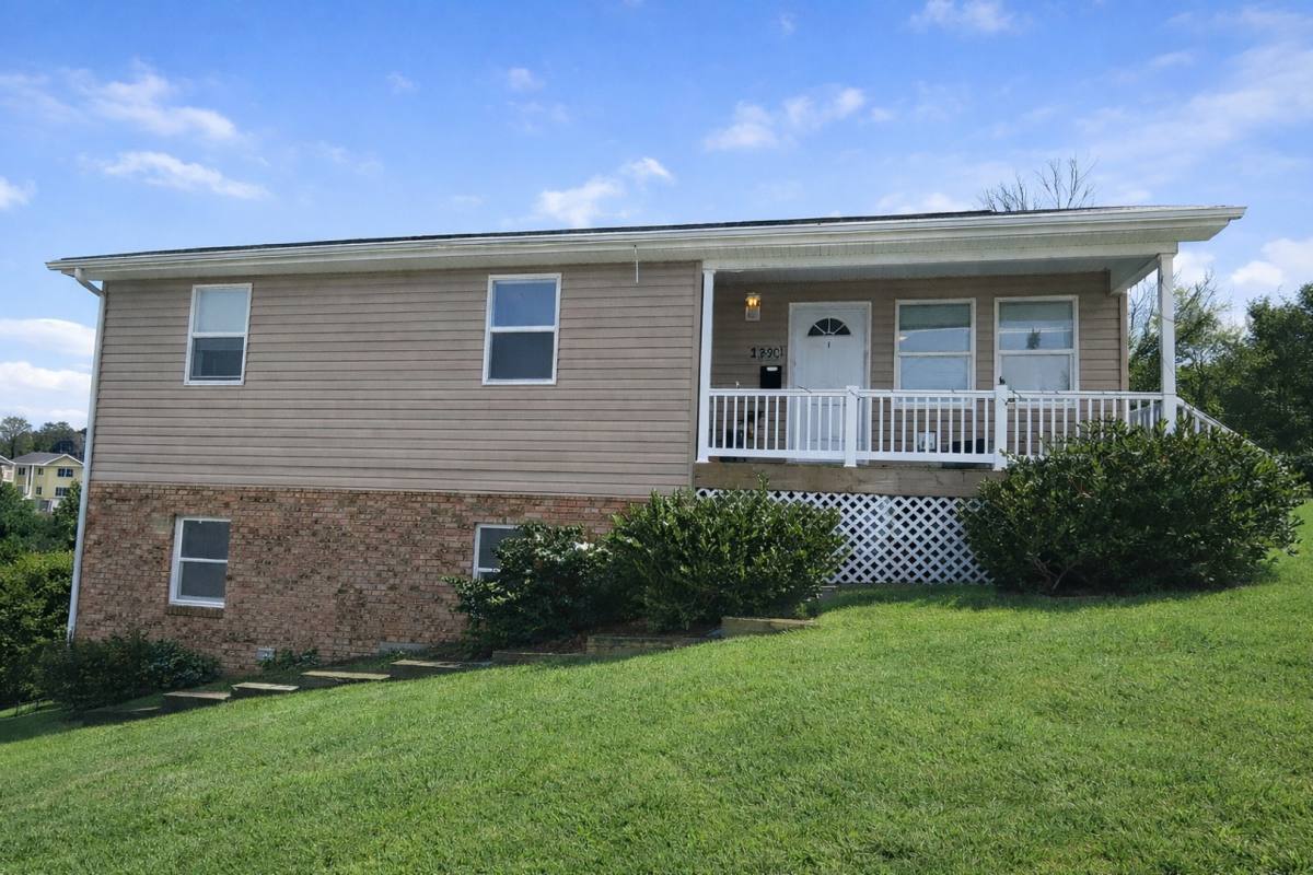 Apartment for rent at 1303 Lawrence St, Radford, VA 24141