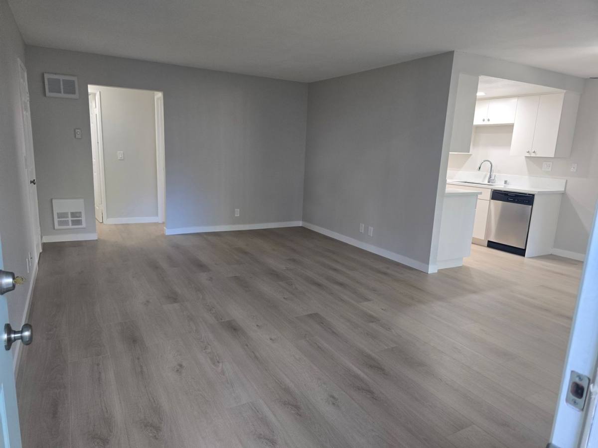 Apartment for rent at 12221 Beach Blvd, Garden Grove, CA 92841