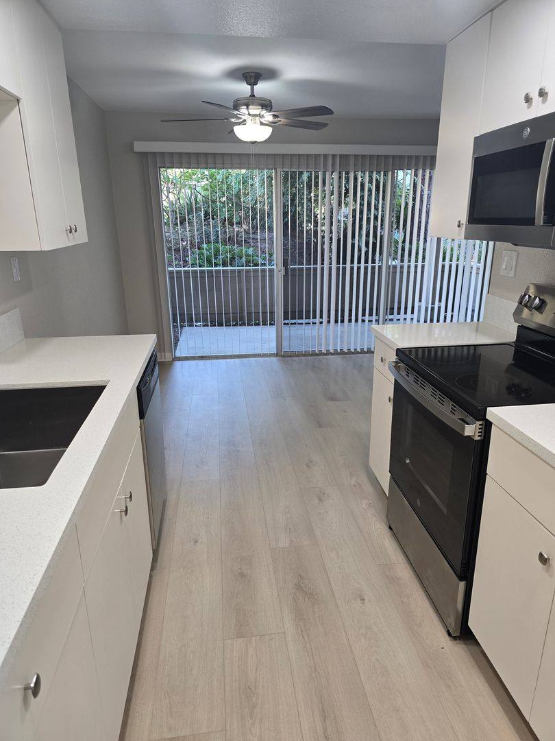 Apartment for rent at 12221 Beach Blvd, Garden Grove, CA 92841