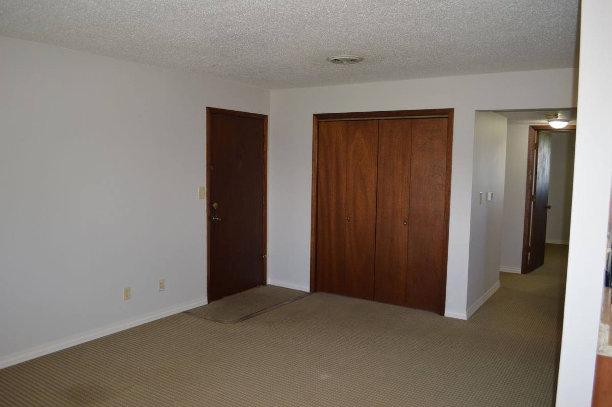 Apartment for rent at 1402 N 24th St, Clear Lake, IA 50428
