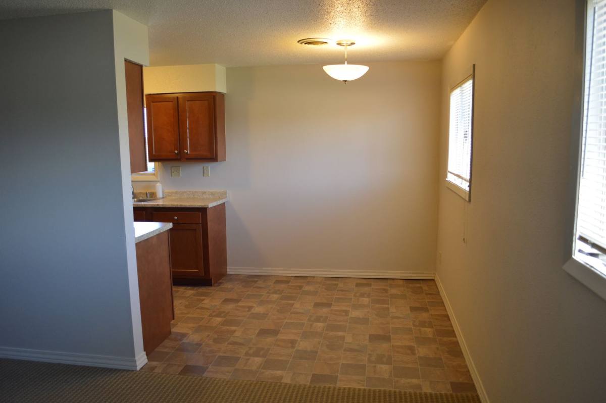 Apartment for rent at 1402 N 24th St, Clear Lake, IA 50428