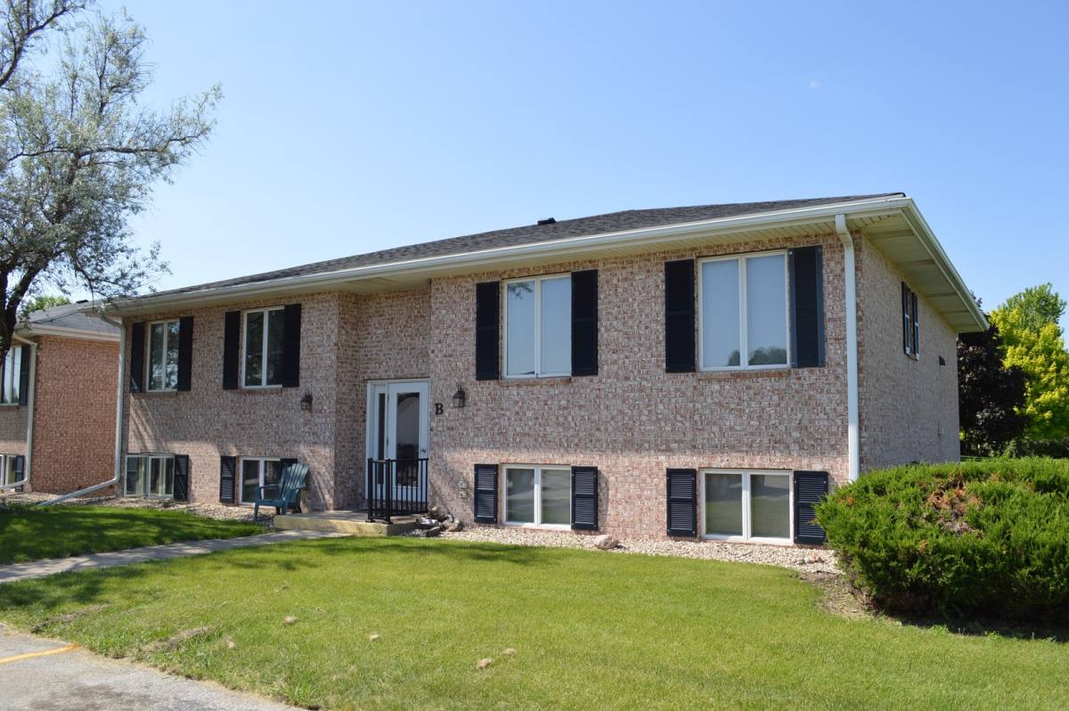 Apartment for rent at 1402 N 24th St, Clear Lake, IA 50428