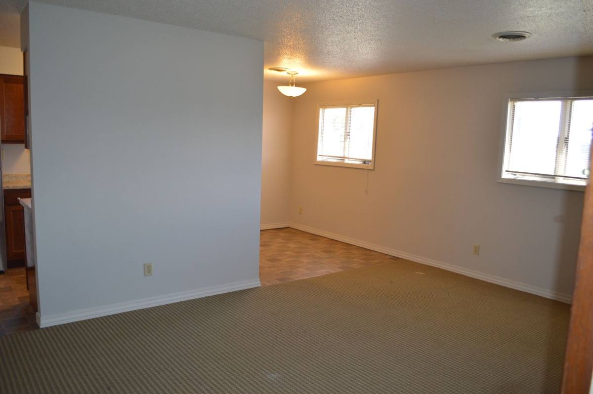 Apartment for rent at 1402 N 24th St, Clear Lake, IA 50428