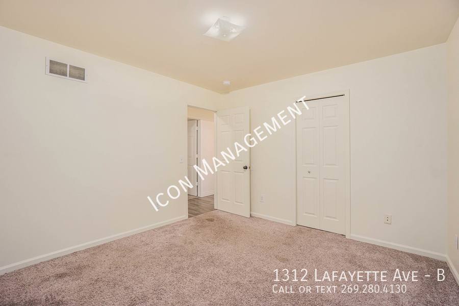 Townhouse for rent at 1312 Lafayette Ave #B, Kalamazoo, MI 49006