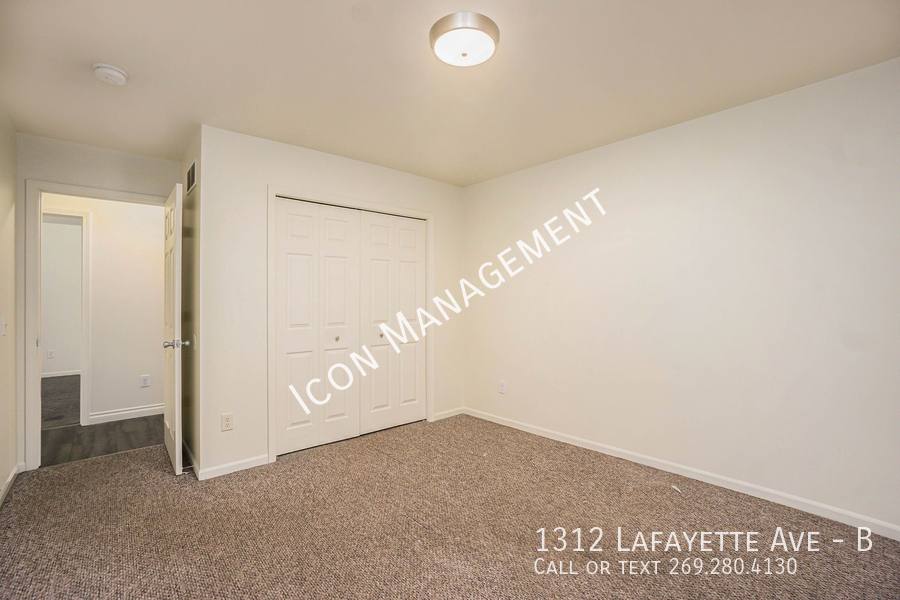 Townhouse for rent at 1312 Lafayette Ave #B, Kalamazoo, MI 49006