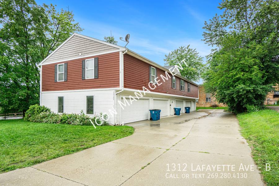 Townhouse for rent at 1312 Lafayette Ave #B, Kalamazoo, MI 49006